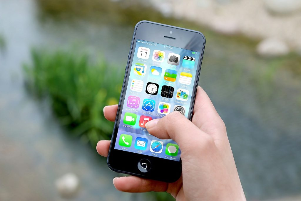 iphone-in-hand